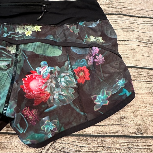 Lululemon Speed Short in Black With Floral Pattern; Size 4 - Picture 9 of 10